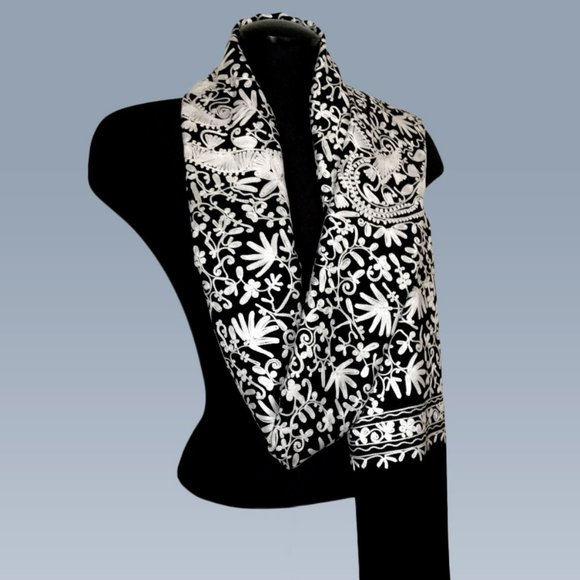 Pashmina shawl, women travel wrap, Scarves and Wraps, Lightweight shoulder wrap - Picture 2 of 9